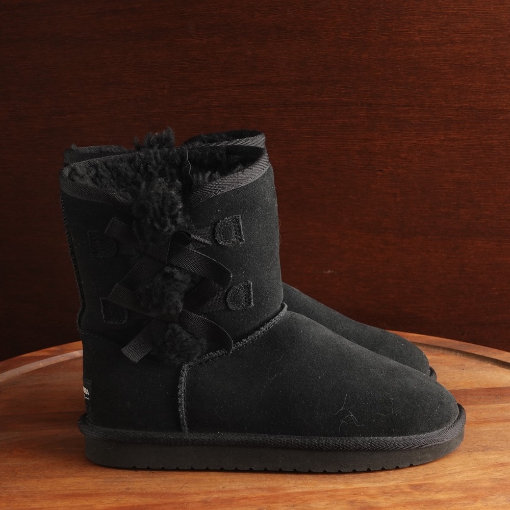 UGG Koolaburra Boots Youth SZ 2 BLK Victoria Short Bow Suede Winter Cozy Pull On